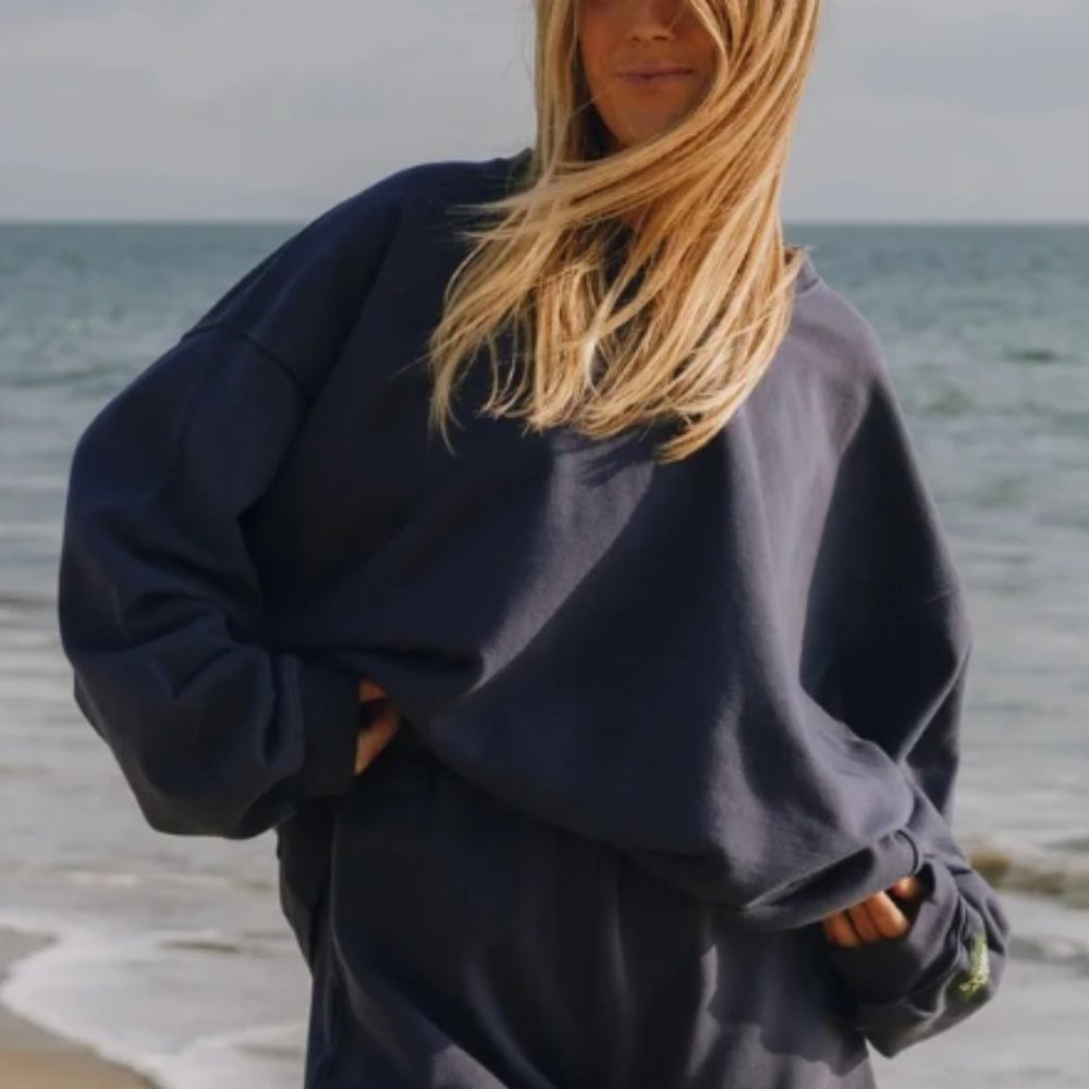 DAILY DRILL NWT OVERSIZED CREW NAVY